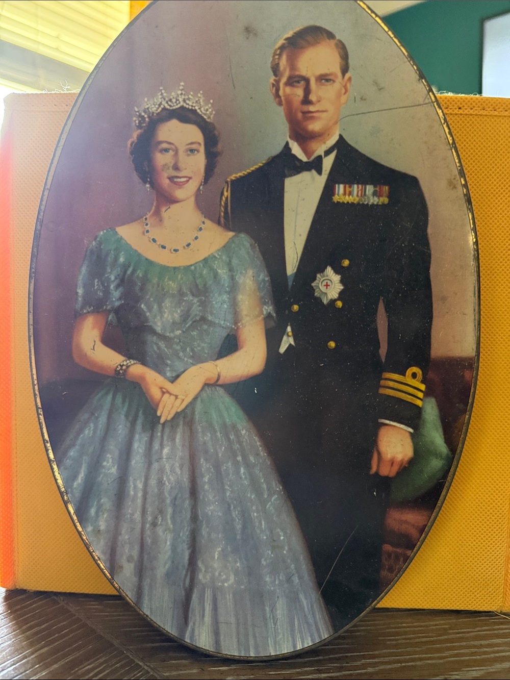 Oval Decorative Queen Elizabeth Coronation Tim 1953 Original